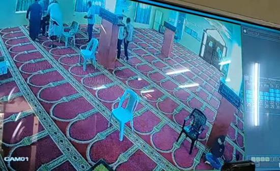 لحظات مؤثرة لوفاة أردني داخل المسجد قبل الصلاة بدقائق