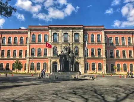 جامعات حكومية تفتح التسجيل في المرحلة الأخيرة