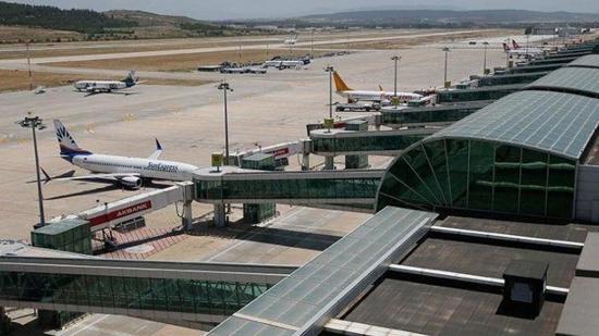 إغلاق مطار عدنان مندريس في إزمير