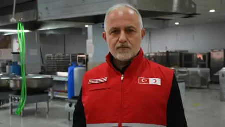 رئيس الهلال الأحمر التركي يقدم استقالته من منصبه رئيس الهلال الأحمر التركي يقدم استقالته من منصبه