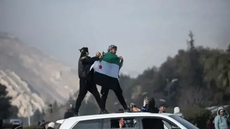 الائتلاف الوطني السوري يعلن الثامن من كانون الأول "عيداً وطنياً الائتلاف الوطني السوري يعلن الثامن من كانون الأول "عيداً وطنياً