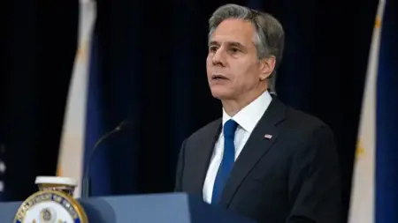 وزير الخارجية الأمريكي يلتقي ولي العهد الأمير سلمان في جدة وزير الخارجية الأمريكي يلتقي ولي العهد الأمير سلمان في جدة