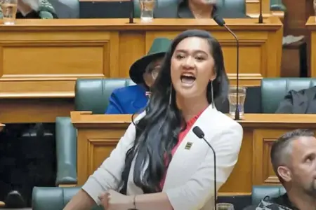 مايبي كلارك تصدرت الترند برقصة الهاكا مايبي كلارك تصدرت الترند برقصة الهاكا