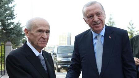  أردوغان يزور رئيس حزب الحركة القومية دولت بهتشلي في منزله 