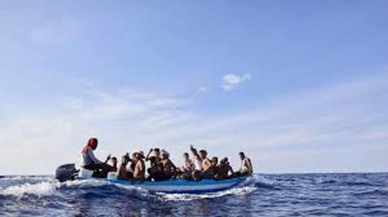 ساحل إزمير.. ضبط 24 مهاجرًا غير نظامي في البحر