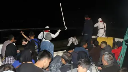 تركيا.. إنقاذ 35 مهاجرا وضبط  57 آخرين في جناق قلعة تركيا.. إنقاذ 35 مهاجرا وضبط  57 آخرين في جناق قلعة