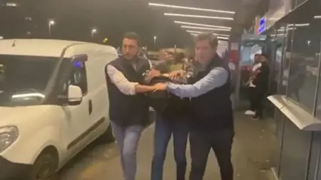 شارب الكحول في المسجد يدلي بأول تصريح له بعد اعتقاله شارب الكحول في المسجد يدلي بأول تصريح له بعد اعتقاله