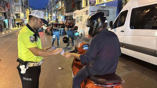 "ضربة أمنية كبرى في إسطنبول: توقيف 735 مشتبهًا وكشف مخازن أسلحة ومخدرات"