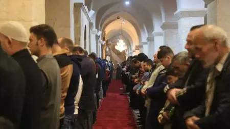 اقامة أول صلاة تراويح في الجامع الأموي بحلب بعد ١٢ عاماً اقامة أول صلاة تراويح في الجامع الأموي بحلب بعد ١٢ عاماً