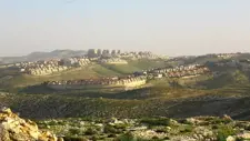 نتنياهو يوجّه بإخلاء بؤر استيطانية في الضفة تحت ضغط أمريكي
