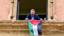 عمدة إحدى بلديات إيطاليا يعلق علم فلسطين على واجهة البلدية
