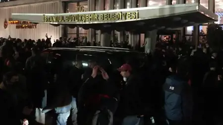 إحالة 52 مشتبها بهم إلى المحكمة في تحقيقات الفساد ضد بلدية إسطنبول إحالة 52 مشتبها بهم إلى المحكمة في تحقيقات الفساد ضد بلدية إسطنبول