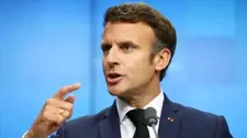 ماكرون يتعهّد بإرسال صواريخ دفاعٍ جوّيّ لأوكرانيا بعد استهداف مركزٍ تجاريّ في كريفي ريه