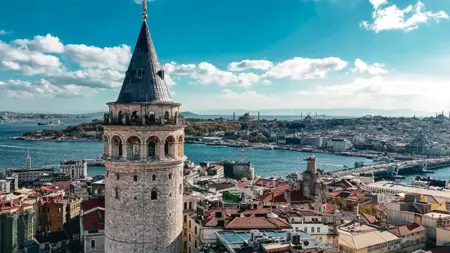 تركيا تعلن توسع المنح المجانية للطلاب العرب 2025–2026