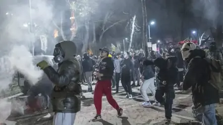 عاجل:بيان هام لوالي إسطنبول: لا تهاون مع المحرّضين عاجل:بيان هام لوالي إسطنبول: لا تهاون مع المحرّضين