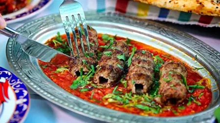 الكباب التركي في رمضان يحظى بشهرة عالمية واسعة الكباب التركي في رمضان يحظى بشهرة عالمية واسعة