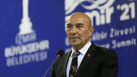 فضيحة فساد تهز بلدية إزمير: 137 موقوفًا بينهم مسؤولون بارزون فضيحة فساد تهز بلدية إزمير: 137 موقوفًا بينهم مسؤولون بارزون