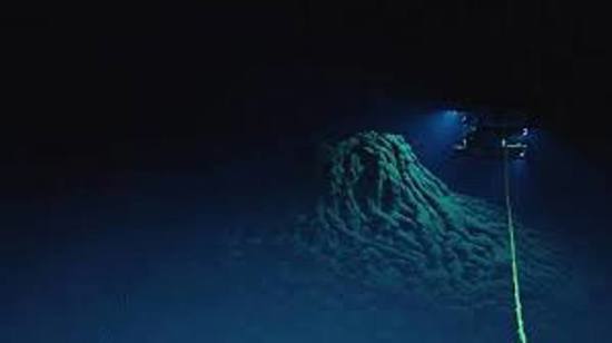 ظاهرة غامضة تثير القلق في البحر الأسود