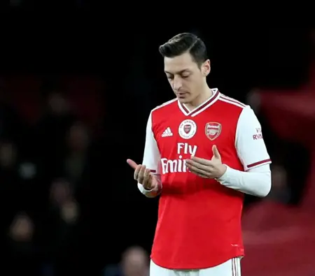 بكلمات مؤثرة.. مسعود أوزيل يعلق على الإعتداء على المصلين داخل المسجد الأقصى بكلمات مؤثرة.. مسعود أوزيل يعلق على الإعتداء على المصلين داخل المسجد الأقصى