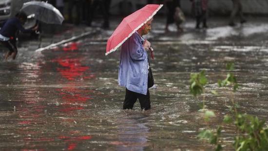 عاجل :مصرع 3 أشخاص وفقدان واحد أخر في كارثة الفيضانات بالعاصمة أنقرة 