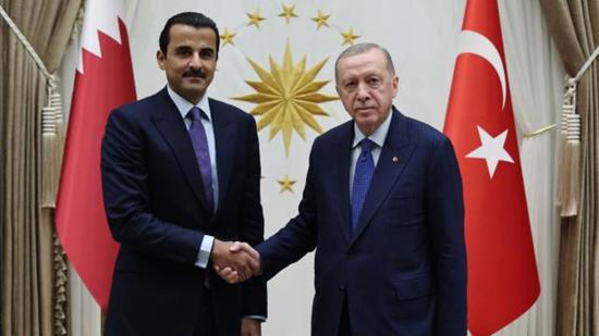 أمير قطر يهنئ الرئيس أردوغان بمناسبة "15 تموز – يوم الديمقراطية والوحدة الوطنية"