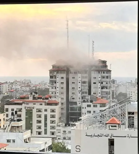 تعرف على قصة برج فلسطين الأقدم في مدينة غزة والذي دمره جيش الإحتلال تعرف على قصة برج فلسطين الأقدم في مدينة غزة والذي دمره جيش الإحتلال