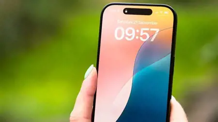 أبل تستعد لرفع أسعار آيفون أبل تستعد لرفع أسعار آيفون