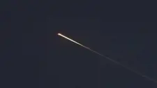 الجيش اليمني يشنّ غارات على مواقع الحوثيين