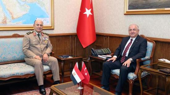وزير الدفاع التركي يستقبل رئيس الأركان العامة المصري في أنقرة وزير الدفاع التركي يستقبل رئيس الأركان العامة المصري في أنقرة