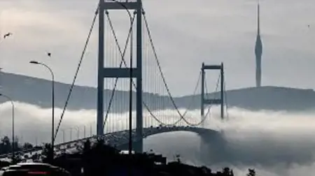 ضباب كثيف يشل مضيق إسطنبول