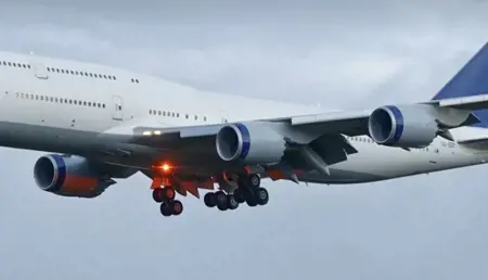 طائرة الرئيس المصري واجهت خطر السقوط فوق الخليج والسعودية تنقذ الموقف طائرة الرئيس المصري واجهت خطر السقوط فوق الخليج والسعودية تنقذ الموقف