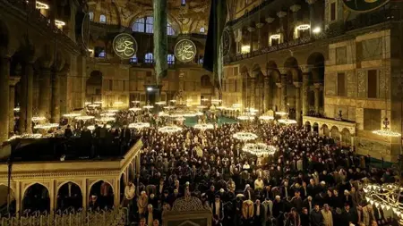 بأجواء روحانية ..مساجد إسطنبول تُحيي ليلة القدر  بأجواء روحانية ..مساجد إسطنبول تُحيي ليلة القدر