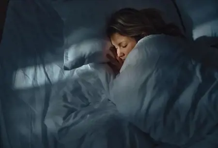 الخلود السريع للنوم ليس صحياً... الخبراء يحذرون
