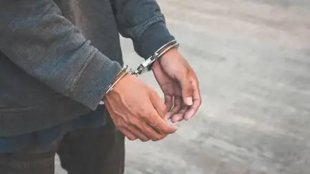 القبض على 7 مشتبه بهم بتهمة سرقة 150 مليون ليرة تركية من قصر في اسطنبول القبض على 7 مشتبه بهم بتهمة سرقة 150 مليون ليرة تركية من قصر في اسطنبول