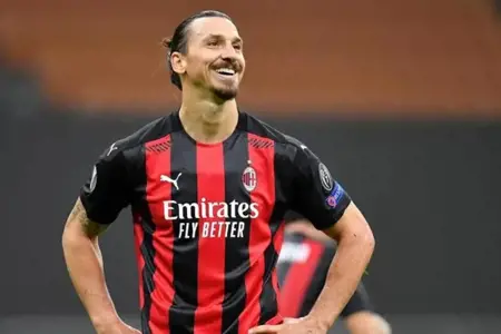 إبراهيموفيتش يحرج صحفي سويدي بسبب تقيمه لتنظيم قطر لكأس العالم 2022 إبراهيموفيتش يحرج صحفي سويدي بسبب تقيمه لتنظيم قطر لكأس العالم 2022