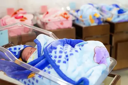 امرأة سعودية تنجب 5 توائم في الشهر السادس امرأة سعودية تنجب 5 توائم في الشهر السادس