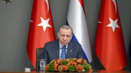 أردوغان يهنئ نادي غلطة سراي بعد فوزه بالدوري التركي الممتاز أردوغان يهنئ نادي غلطة سراي بعد فوزه بالدوري التركي الممتاز