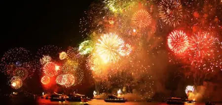 دول عربية تحتفل غدًا بعيد الفطر المبارك وأخرى تتمم شهر رمضان دول عربية تحتفل غدًا بعيد الفطر المبارك وأخرى تتمم شهر رمضان