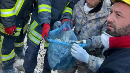 تركيا ..ما مصير المقتنيات الثمينة التي يتم العثور عليها في أنقاض الزلزال؟ تركيا ..ما مصير المقتنيات الثمينة التي يتم العثور عليها في أنقاض الزلزال؟