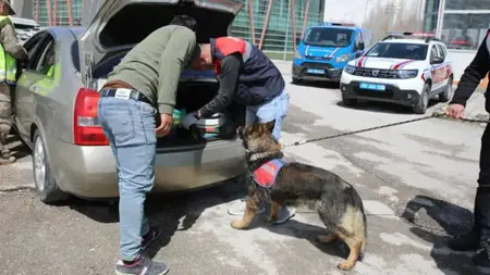 124 مركبة ممنوعة من السير في ولاية فان التركية 124 مركبة ممنوعة من السير في ولاية فان التركية