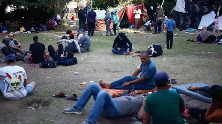 35 ألف فلسطيني فروا من الهجمات الإسرائيلية إلى مستشفى الشفاء 35 ألف فلسطيني فروا من الهجمات الإسرائيلية إلى مستشفى الشفاء