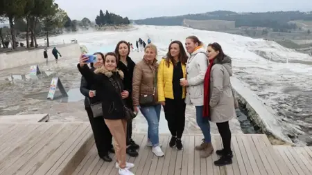 تركيا ..ارتفاع عدد زوار باموكالي  في الربع الأول من العام  الحالي