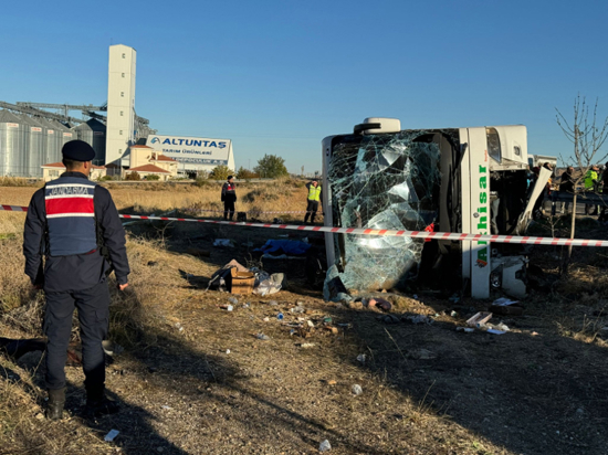 حادث مأسوي في ولاية موش التركية: اصطدام قطار ركاب بمضخة خرسانية حادث مأسوي في ولاية موش التركية: اصطدام قطار ركاب بمضخة خرسانية