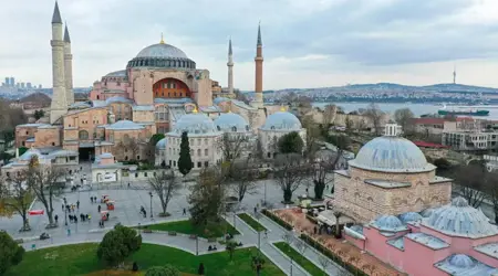 آيا صوفيا ستصبح غير مجانية للسياح الأجانب اعتبارا من هذا التاريخ  آيا صوفيا ستصبح غير مجانية للسياح الأجانب اعتبارا من هذا التاريخ