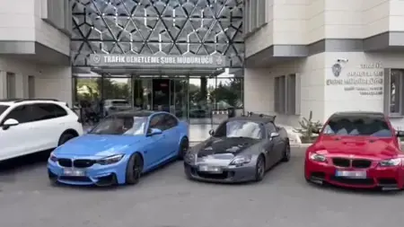 فرض غرامة مالية باهظة على 7 سائقين تابعين لموكب زفاف باسطنبول فرض غرامة مالية باهظة على 7 سائقين تابعين لموكب زفاف باسطنبول