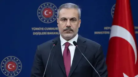 رسالة هامة من وزير الخارجية التركي" هاكان فيدان" للسوريين المقيمين في تركيا  رسالة هامة من وزير الخارجية التركي" هاكان فيدان" للسوريين المقيمين في تركيا