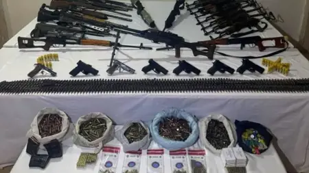 العثور على عدد كبير من الأسلحة والذخائر في 8 منازل بولاية ماردين التركية العثور على عدد كبير من الأسلحة والذخائر في 8 منازل بولاية ماردين التركية