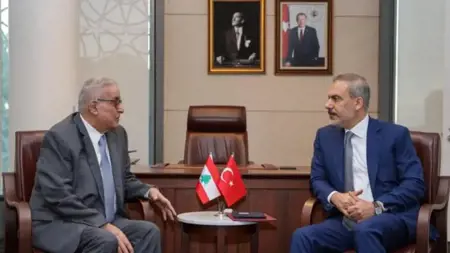 وزير الخارجية التركي يلتقي بنظيره اللبناني في نيويورك وزير الخارجية التركي يلتقي بنظيره اللبناني في نيويورك