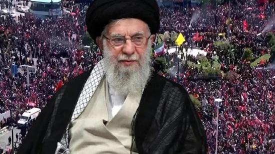 وصول جثمان خامنئي إلى مشهد لإقامة آخر مراسم الوداع