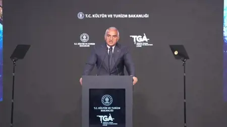 تركيا: 25.7 مليار دولار إيرادات السياحة في النصف الأول رغم «حرب المنطقة».. وإرسوي: جزيرة استقرار